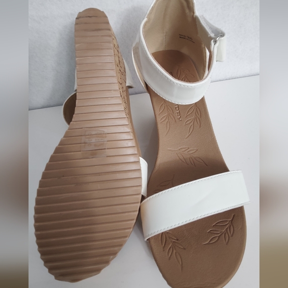 CL By Laumory Leather Cork Wedge Sandals (Patent White) Size 9/40 - Picture 4 of 7